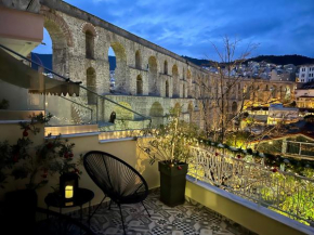 Under the Aqueduct boutique house